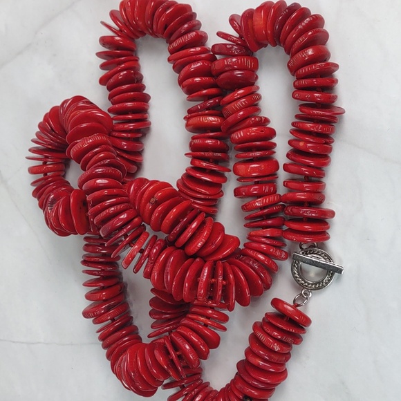 Lucas Lameth Coral Disc Necklace - Picture 4 of 7